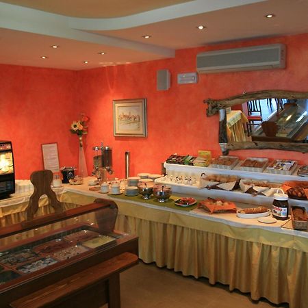 Hotel Merano Бренцоне-суль-Гарда Екстер'єр фото