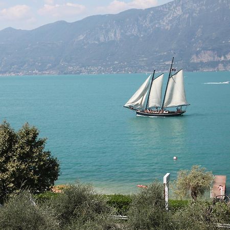 Hotel Merano Бренцоне-суль-Гарда Екстер'єр фото