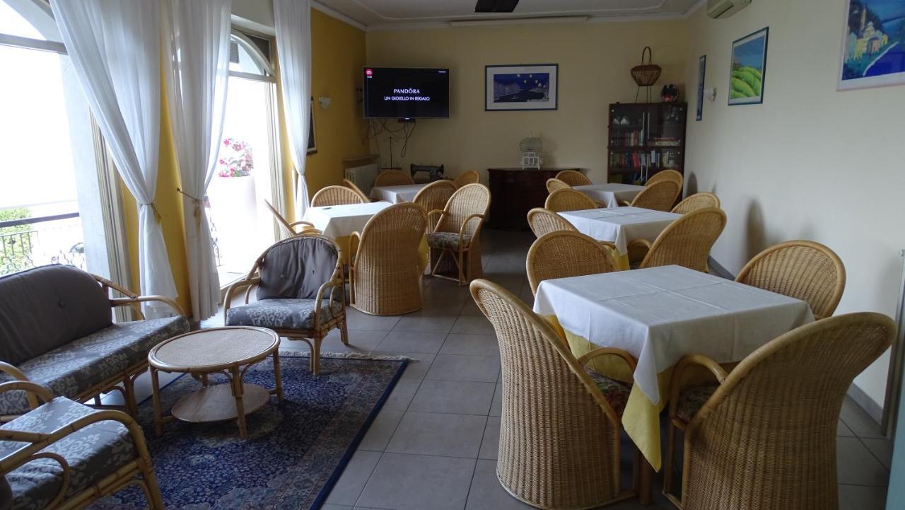 Hotel Merano Бренцоне-суль-Гарда Екстер'єр фото