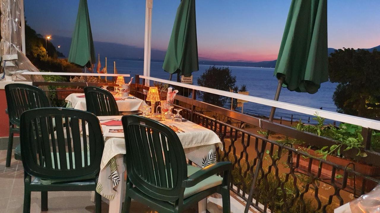 Hotel Merano Бренцоне-суль-Гарда Екстер'єр фото