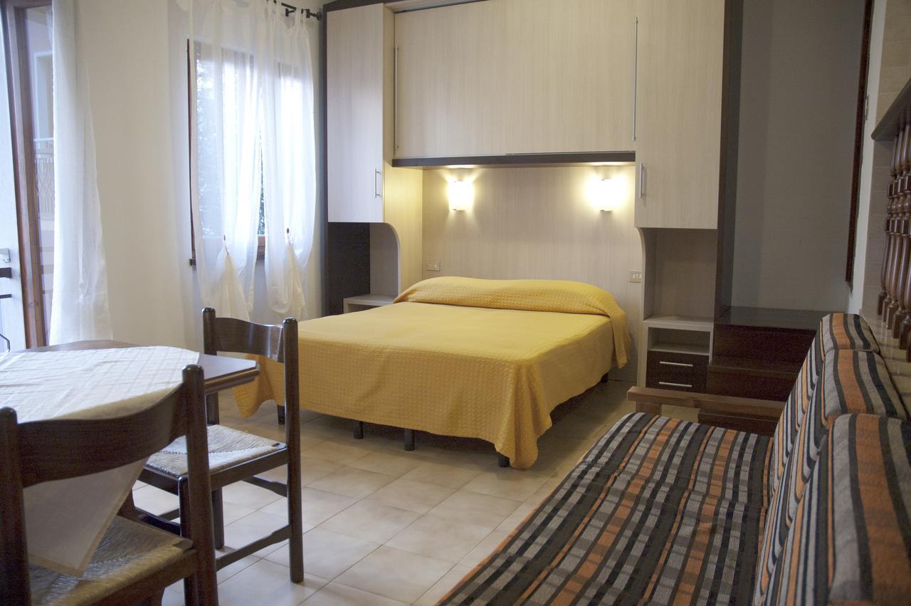 Hotel Merano Бренцоне-суль-Гарда Екстер'єр фото
